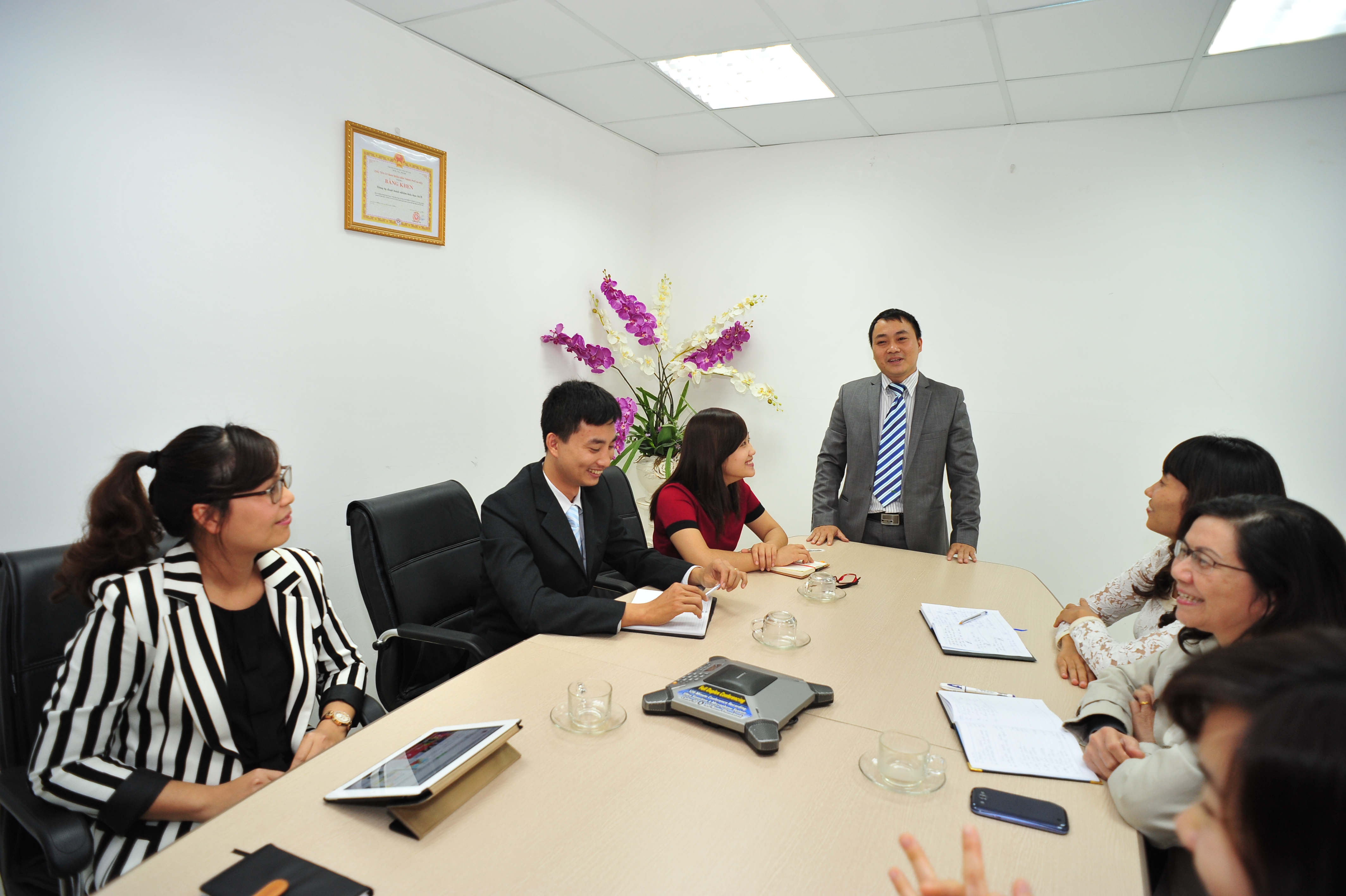 Luật sư Đặng Thành Chung trả lời phỏng vấn báo Diễn đàn doanh nghiệp